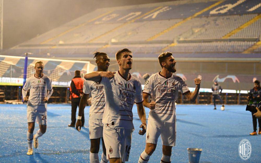 Para pemain AC Milan melakukan selebrasi setelah Matteo Gabbia mencetak gol ke gawang Dinamo Zagreb pada matchday kelima UCL 2022/2023. (twitter.com/acmilan)