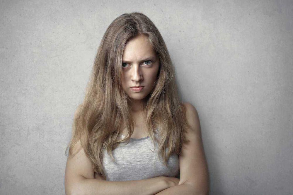 5 Zodiak yang Dikenal Paling Sombong, Arogan dan Meremehkan Orang Lain