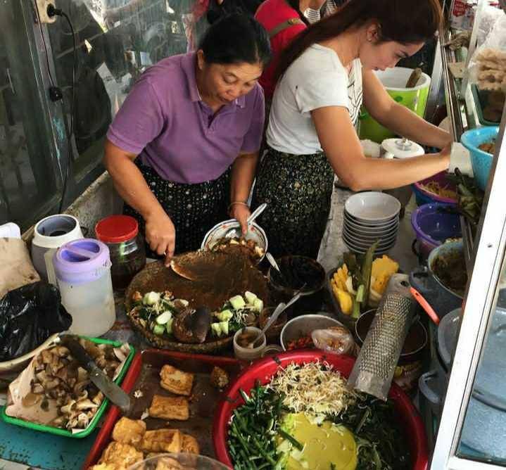 Suasana Warung Barokah Pak Sabar (Instagram/suka2x)