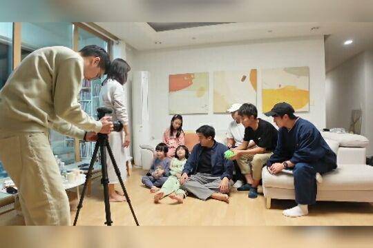 Waseda Boys dan anak-anak Kimbab Family (dok. youtube.com/Nihongo Mantappu)