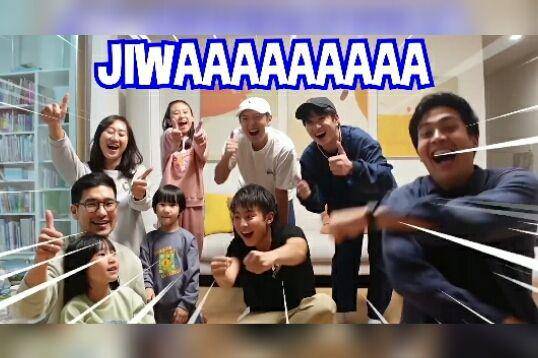 Waseda Boys dan anak-anak Kimbab Family (dok. youtube.com/Nihongo Mantappu)