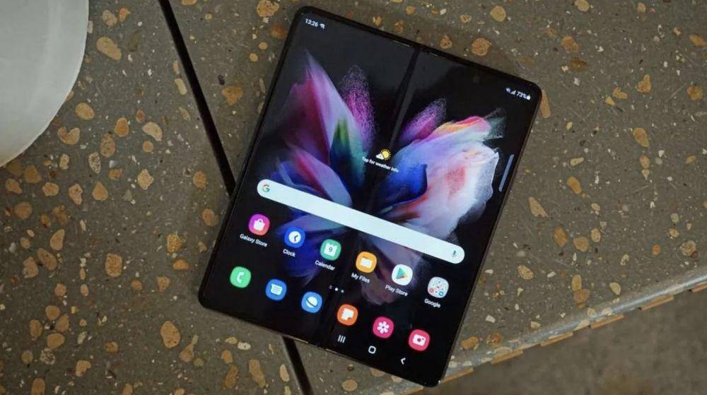 potret Samsung Galaxy Z Fold4 (somagnews.com)