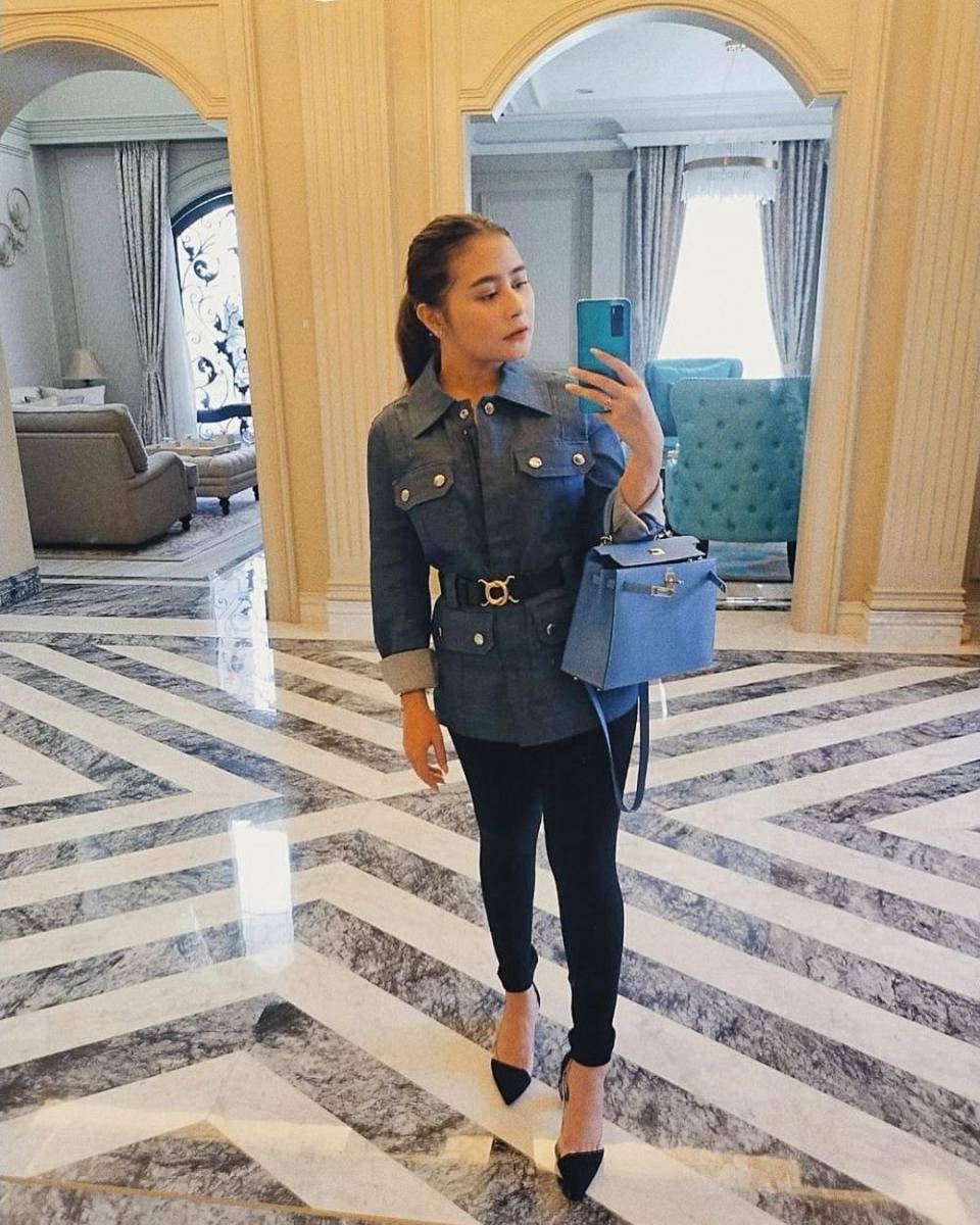 Prilly Latuconsina (instagram.com/prillylatuconsina96)