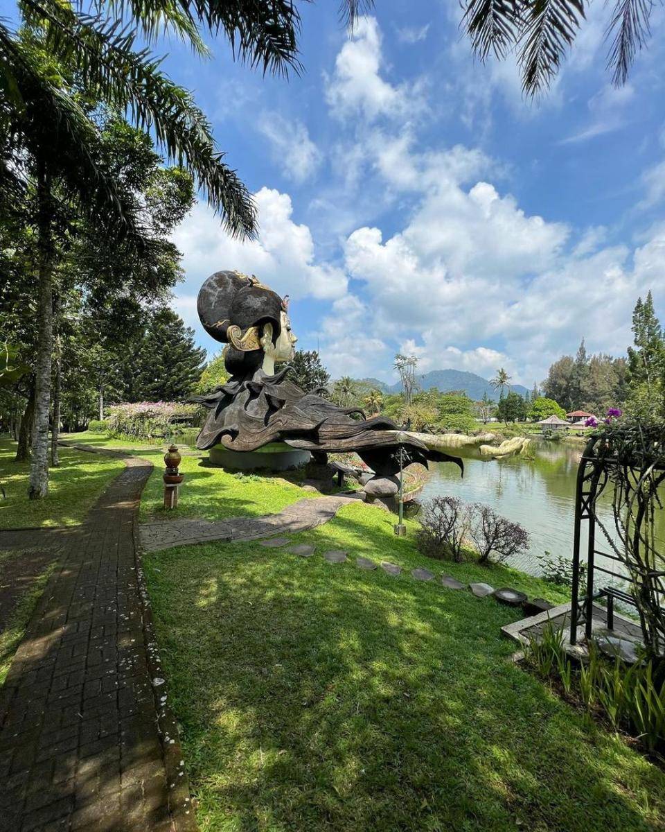 Taman Bunga Nusantara, Jawa Barat (instagram.com/hassounimtmt)