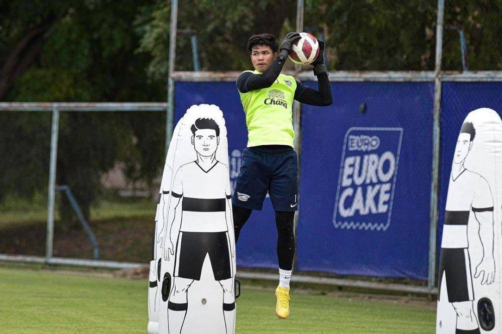 Mantan kiper Chonburi FC, Worawut Sukuna (Instagram @Chonburi_FC_Official)