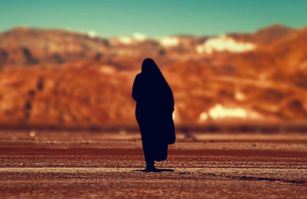ilustrasi wanita muslimah (unsplash.com/Mohamed Nohassi)