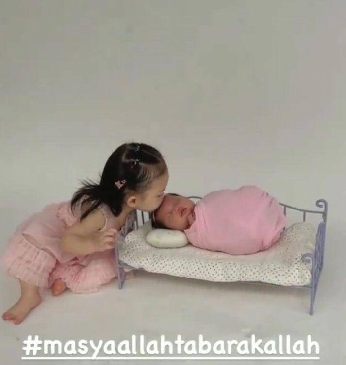 Baby alia (instagram.com/zaskia_gotix)