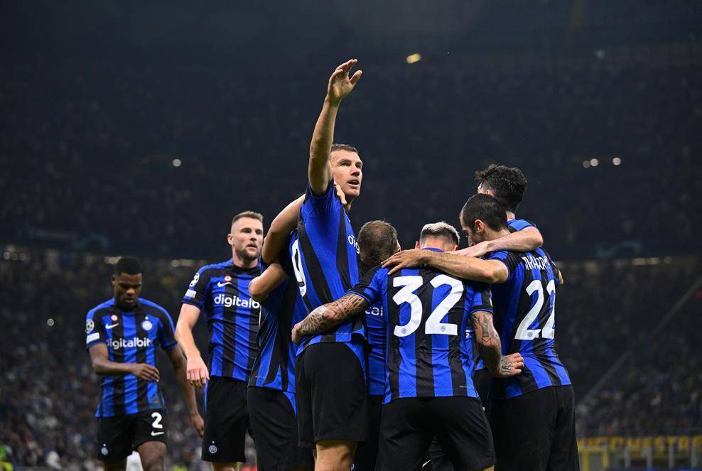 selebrasi gol pemain Inter Milan (uefa.com)
