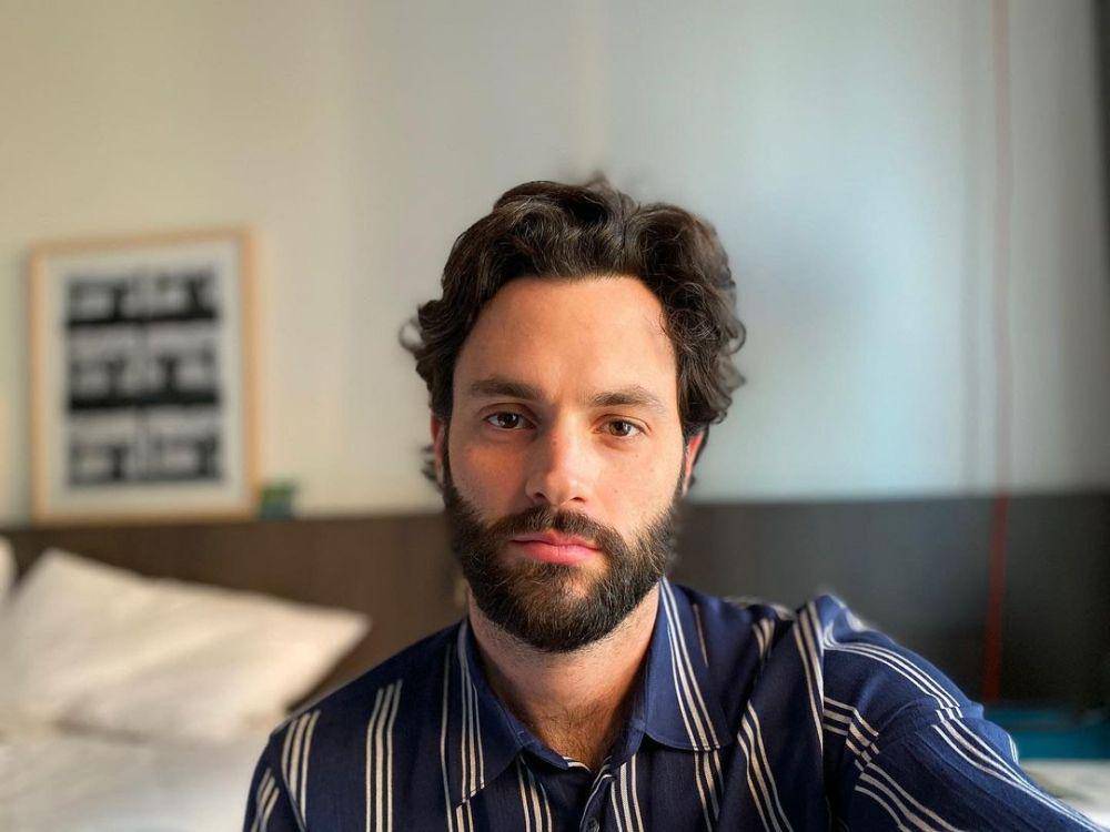 Penn Badgley (instagram.com/pennbadgley)