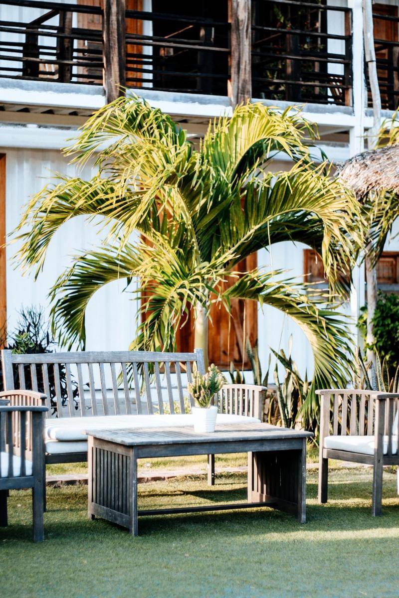 rekomendasi kursi taman belakang rumah (pexels.com/30Nudos Adicora)