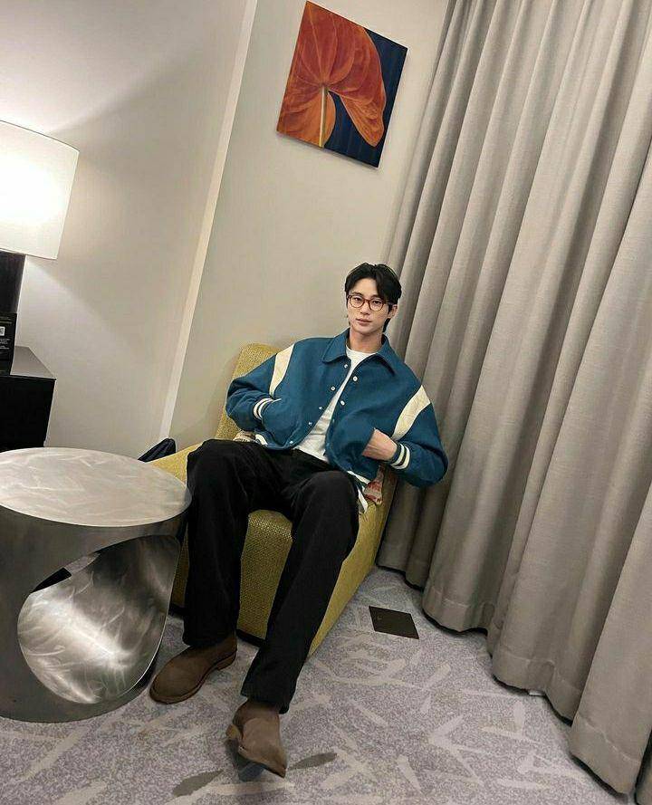 ootd Byeon Woo Seok (instagram.com/varoent_official)