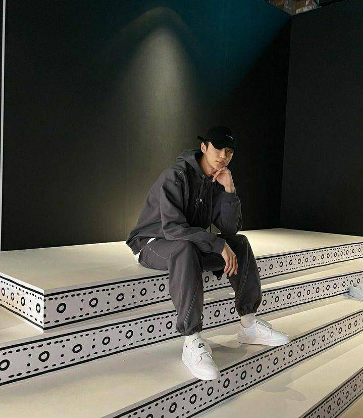 ootd Byeon Woo Seok (instagram.com/byeonwooseok)