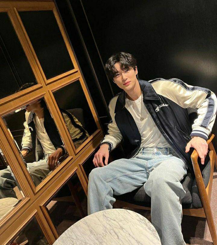 ootd Byeon Woo Seok (instagram.com/byeonwooseok)