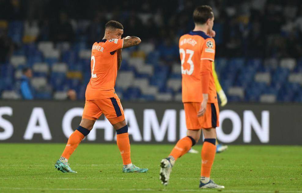 Pemain Rangers pasca kalah 0-3 dari Napoli di UCL 2022/2023. (uefa.com)