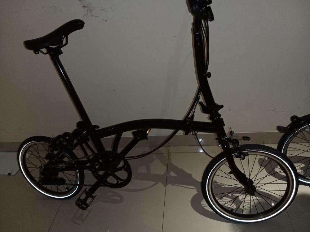 Sepeda Brompton-Iphone 12 Pro Max Koruptor Bansos COVID Dilelang KPK