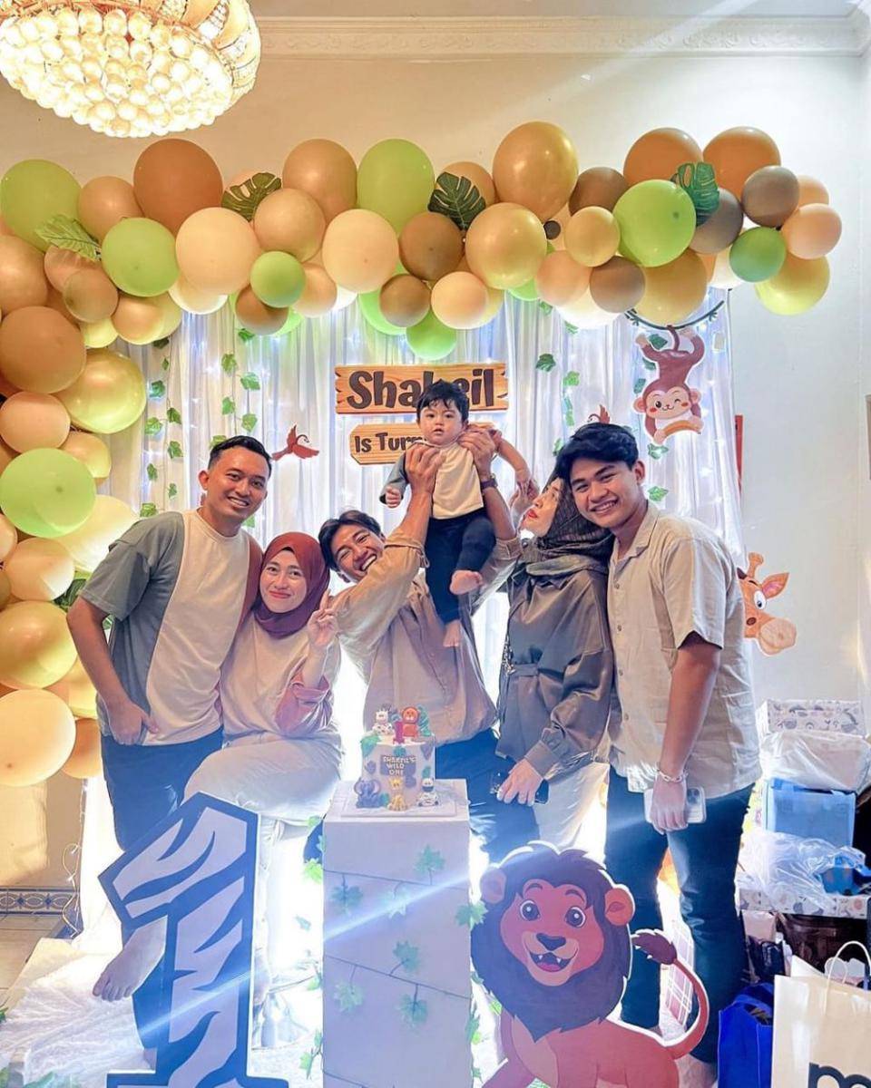 Harris Vriza dan keluarga (instagram.com/rosafbrd)