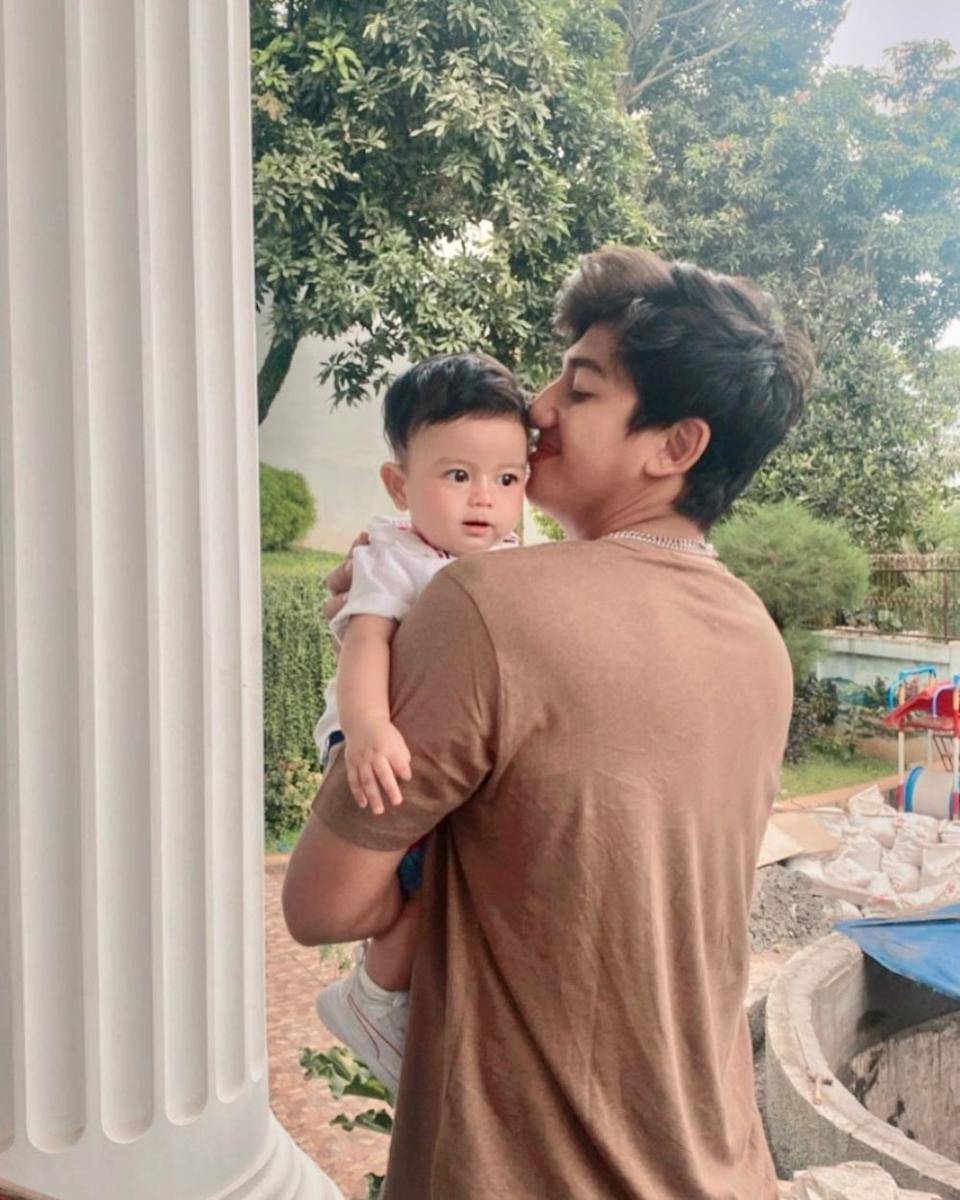 Harris Vriza dan keponakan (instagram.com/fanyfany365)