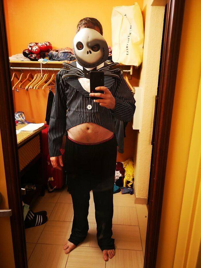 kostum halloween gagal (twitter.com/agentc2008)