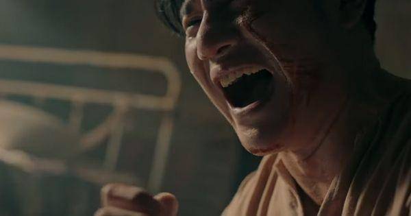 Qodrat menjerit saat putranya meninggal ( Dok. Rapi Films / Qodrat )