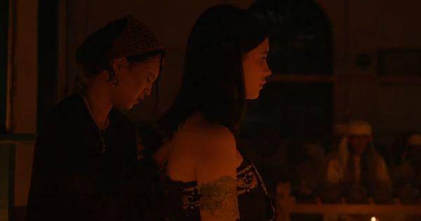 Salah satu tokoh mengucapkan mantera dalam bahasa Jawa  ( Dok. Cinema 21 /  Keramat 2 )