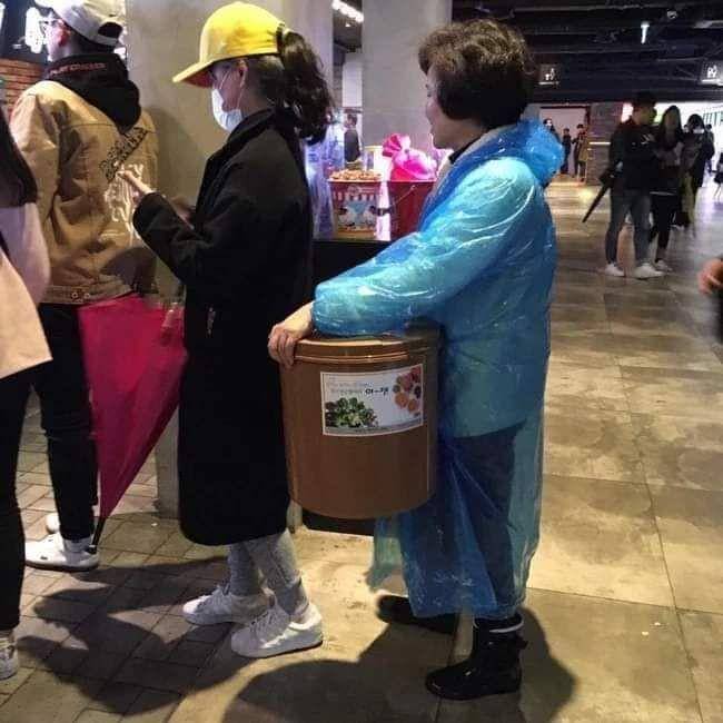beli popcorn kocak (facebook.com/lottedonghoi)