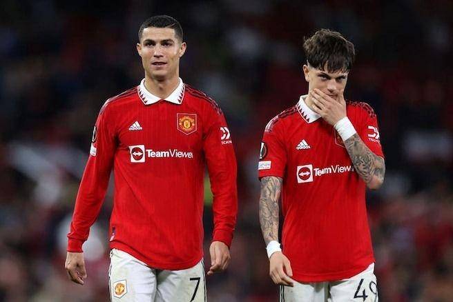 Pemain Manchester United, Cristiano Ronaldo dan Alejandro Garnacho. (uefa.com)