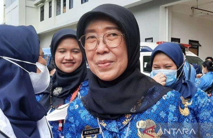 Kepala Dinas Kesehatan DKI Jakarta Widyastuti di Rumah Susun (Rusun) Karang Anyar, Sawah Besar, Jakarta Pusat, Jumat (28/10/2022). (ANTARA/Ulfa Jainita/aa.)