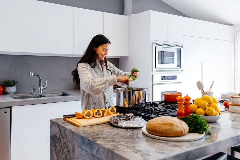 Ilustrasi sedang memasak (unsplash.com/Jsnbrsc)