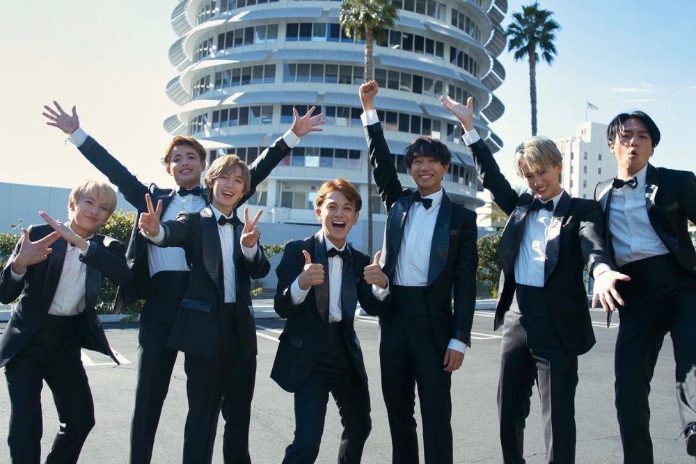 Travis Japan Mengajak Dunia Menari dengan Debut Single JUST DANCE!