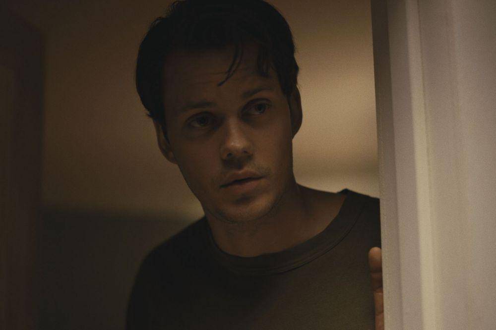 Bill Skarsgård dalam film Barbarian (dok. 20th Century Studios/Barbarian)