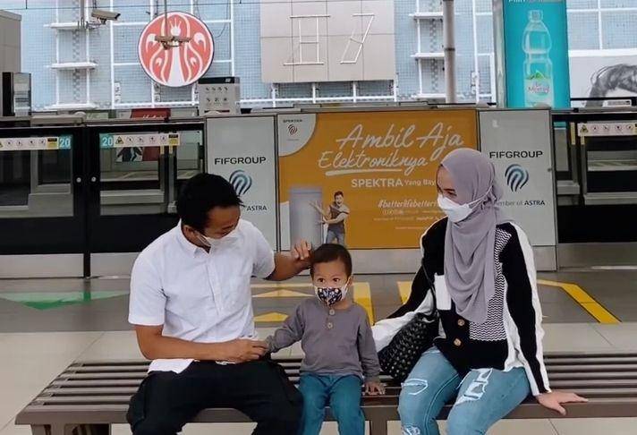 kursi tunggu di stasiun MRT (instagram.com/mrtjkt)