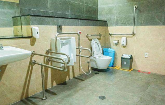 toilet di stasiun MRT (instagram.com/mrtjkt)