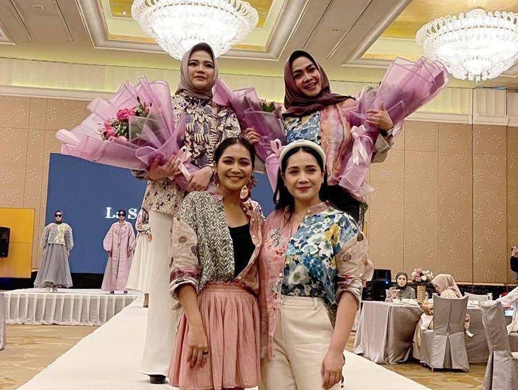 Momen mama Rieta kolaborasi dengan brand fesyen (instagram.com/rieta_amilia)