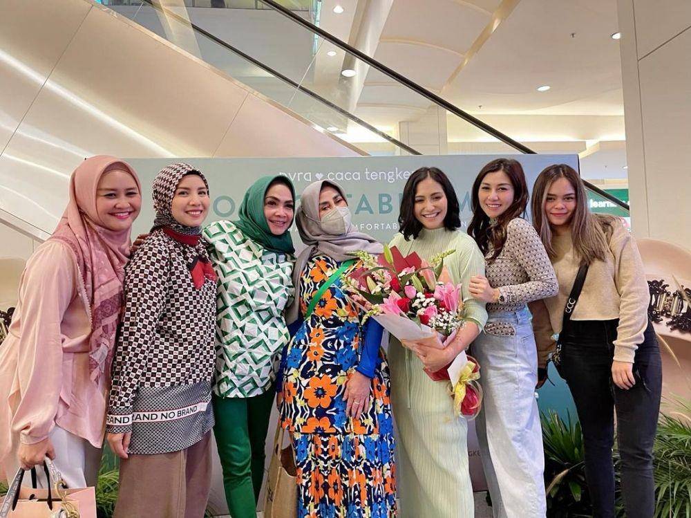 potret launching produk kolaborasi pertama Caca Tengker (instagram.com/rieta_amilia)