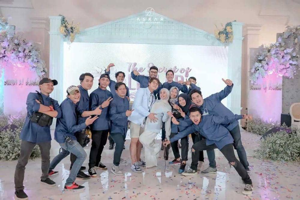 Diisukan Bubar, 9 Potret Kebersamaan Tim Leslar Entertainment