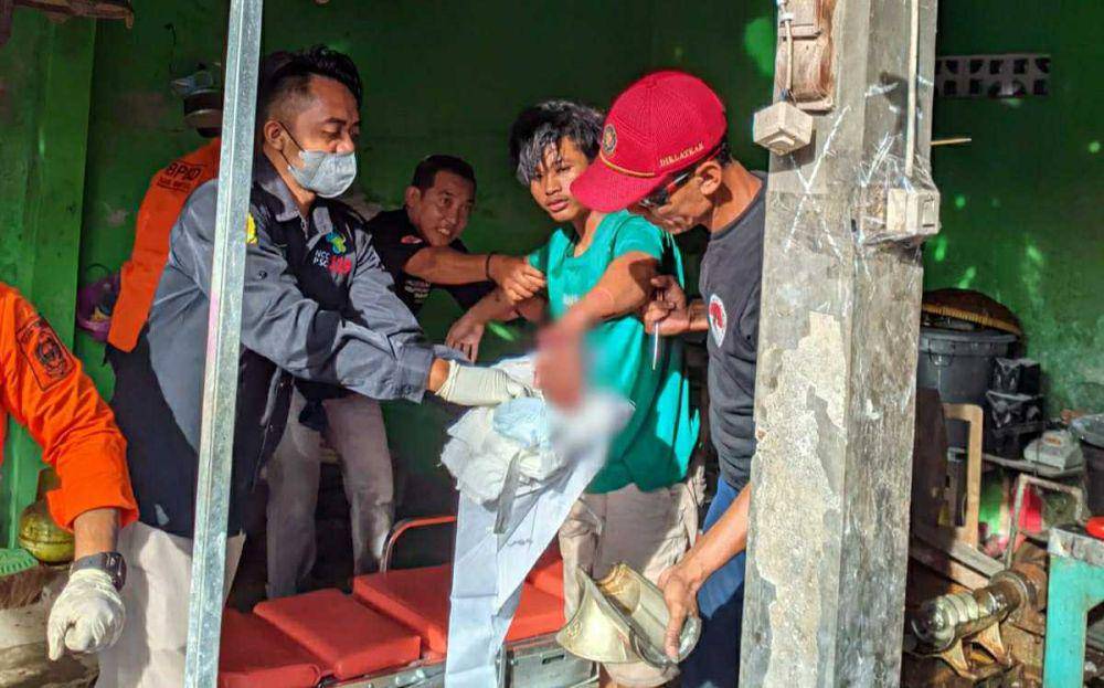 Evakuasi korban laka kerja.(Dok.BPBD Bantul)