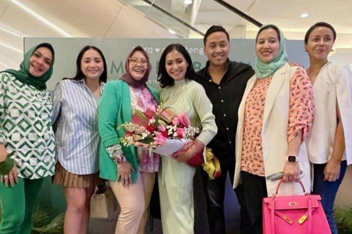 potret launching produk kolaborasi pertama Caca Tengker (instagram.com/rieta_amilia)