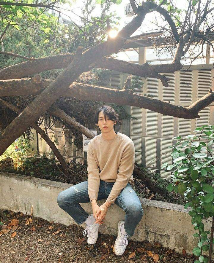 ootd Park Jung Woo (instagram.com/jjung_woo_)