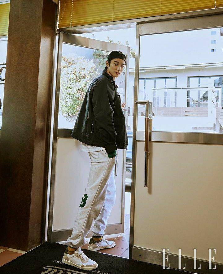ootd Byeon Woo Seok (instagram.com/ellekorea)