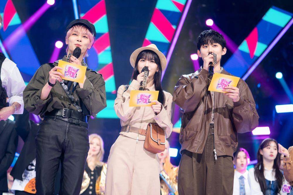 MC di SBS Inkigayo (twitter.com/sbsnoriter)