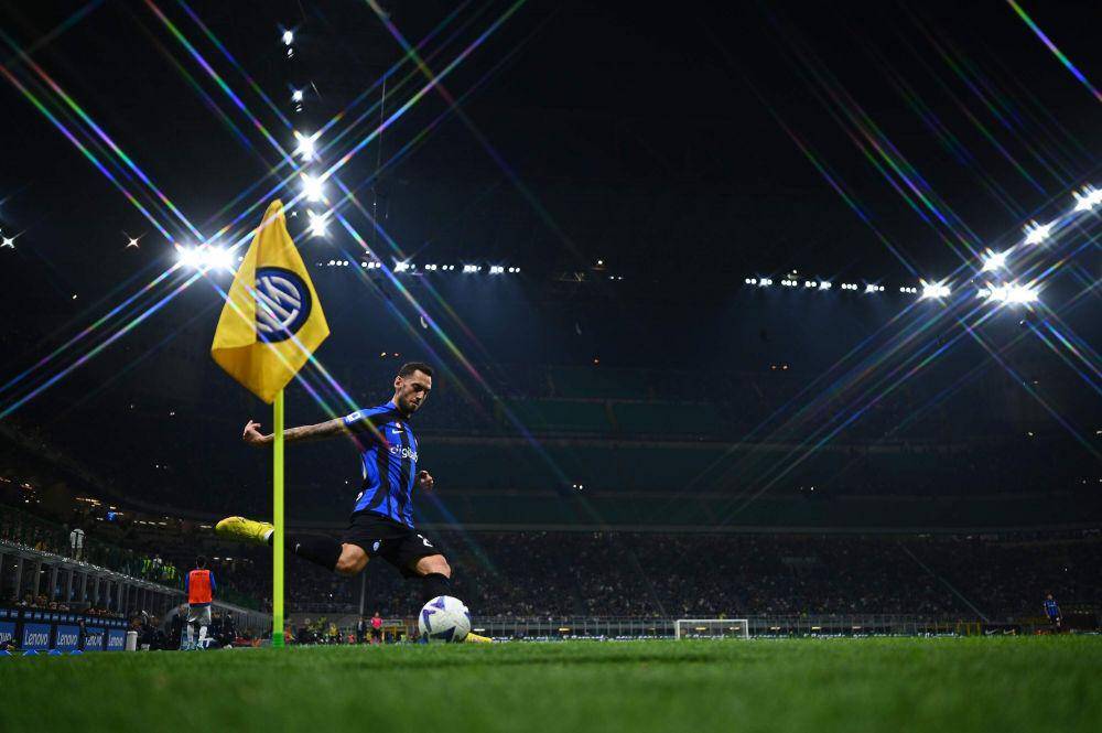 Hakan Calhanoglu (twitter.com/Inter_en)
