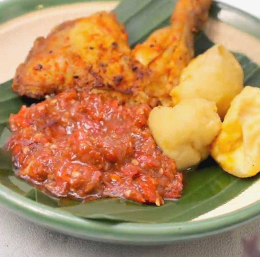 sambal strawberry (yummy.co.id)