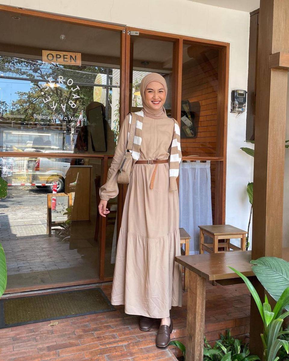 ide OOTD warna cokelat (instagram.com/inasrana)