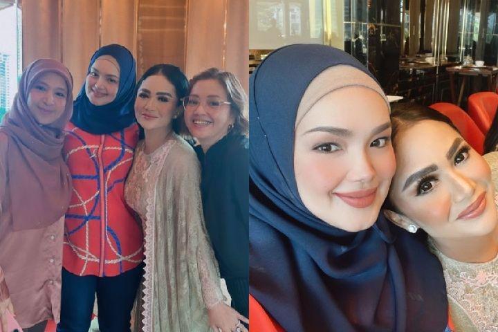 10 Potret Pertemuan Krisdayanti dan Siti Nurhaliza, Lepas Rindu!