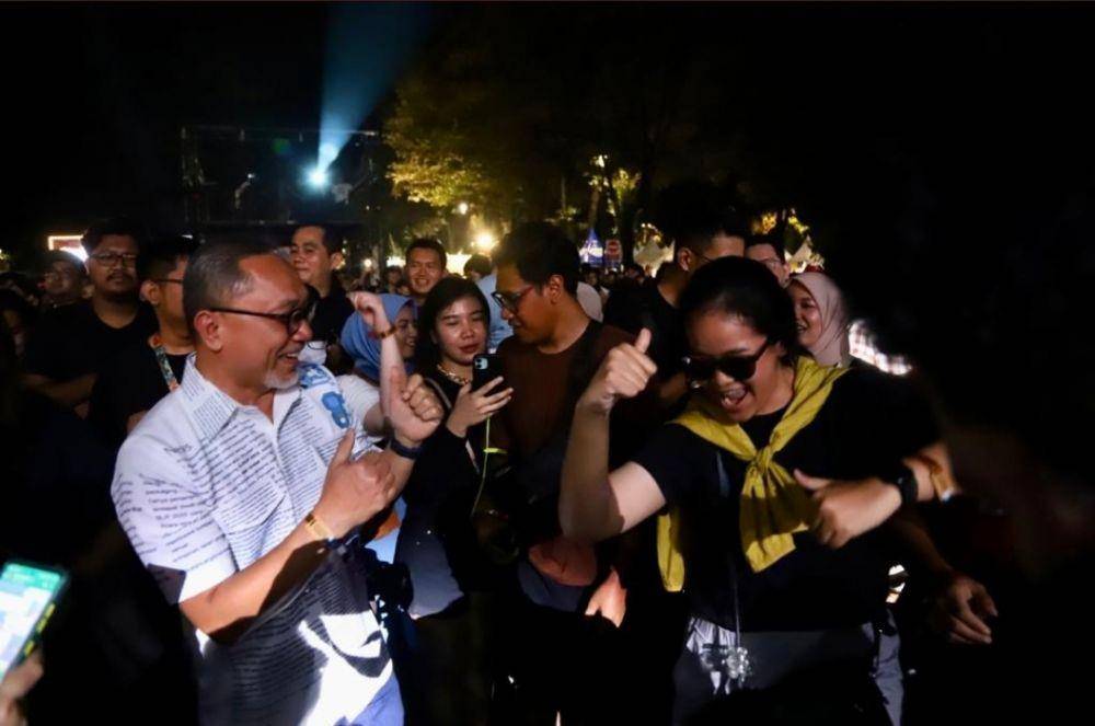 Menteri Perdagangan Zulkifli Hasan ketika ikut hadir Konser Bergoyang Berdendang pada Sabtu, 29 Oktober 2022. (www.twitter.com/@ZUL_Hasan)