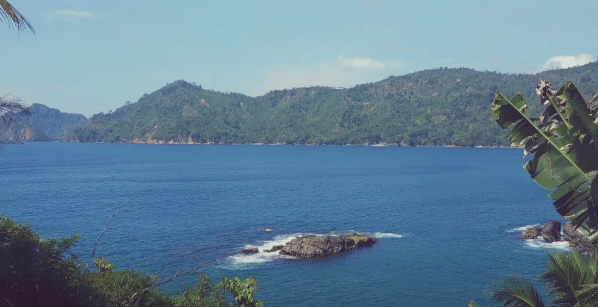 pantai klatakan (youtube.com/Kemana_Kita)