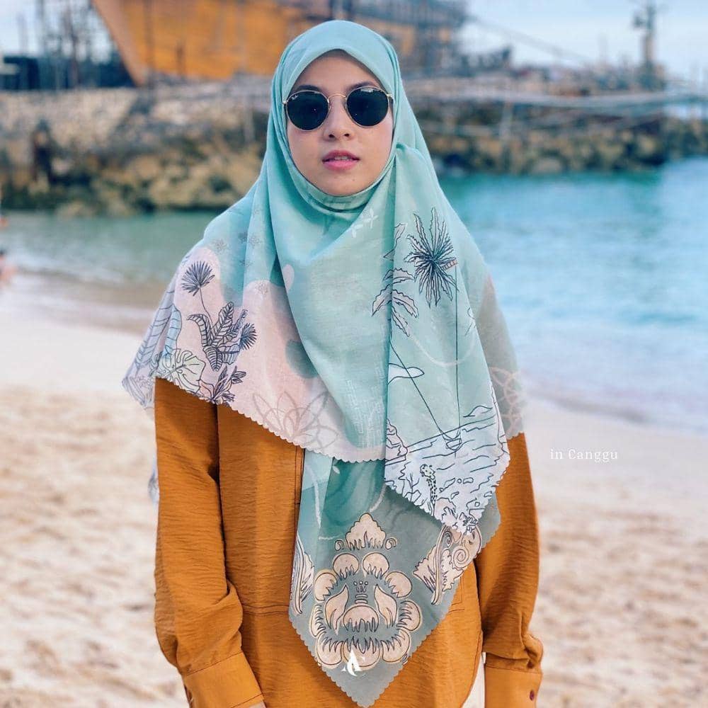 Natasha Rizky (instagram.com/alurcerita)