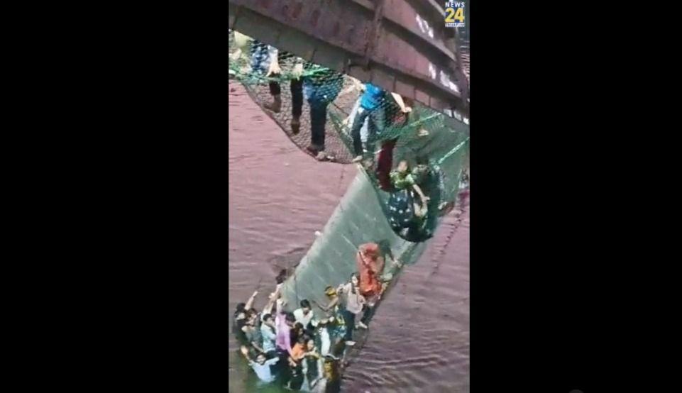 Banyak Anak dan Perempuan Jadi Korban Jembatan Roboh di India