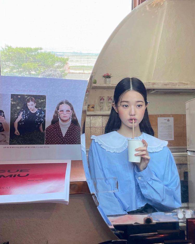 potret Wonyoung IVE dengan segelas iced americano (instagram.com/for_everyoung10)