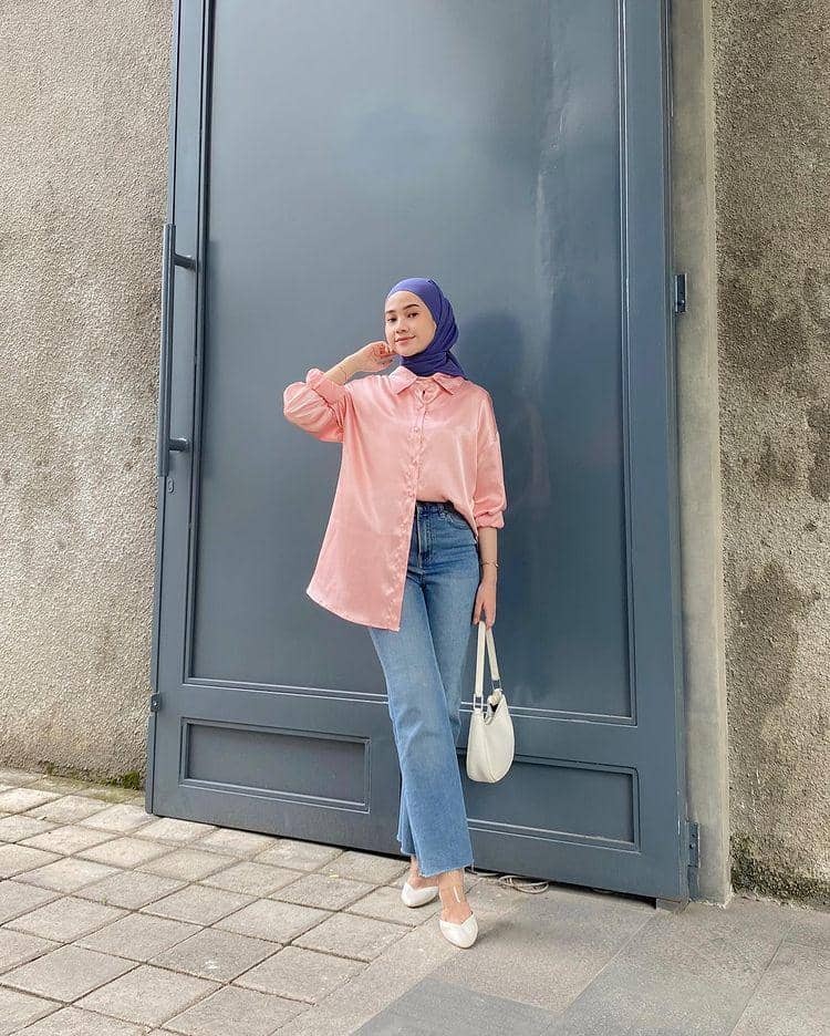 potret Kirana yang memakai celana jeans (instagram.com/inikiranaaa__)